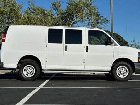 Used 2024 Chevrolet Express 2500 w/ Driver Convenience Package RWD image 10