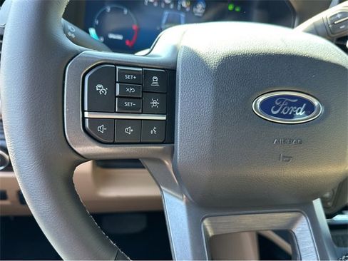 New 2025 Ford F350 Lariat w/ Lariat Ultimate Package image 24