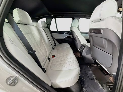 Used 2026 BMW X5 sDrive40i w/ Premium Package RWD image 29