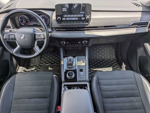Used 2024 Mitsubishi Outlander FWD image 8