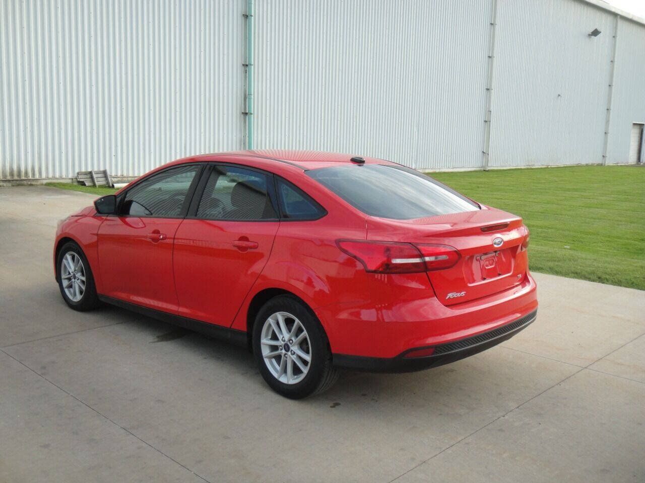 Used 2017 Ford Focus SE FWD image 9