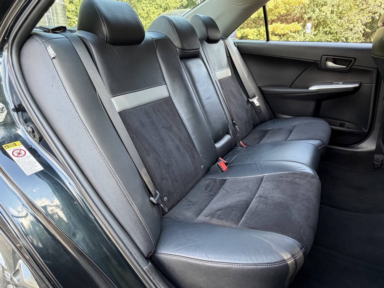 Used 2012 Toyota Camry SE w/ Leather Pkg FWD image 32
