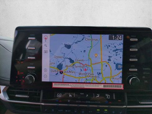 Used 2024 Toyota Sienna Limited image 14