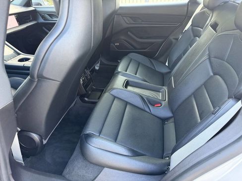 Used 2021 Porsche Taycan 4S image 11