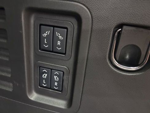 Used 2025 Chevrolet Traverse RS w/ LPO, Floor Liner Package AWD/4WD image 16