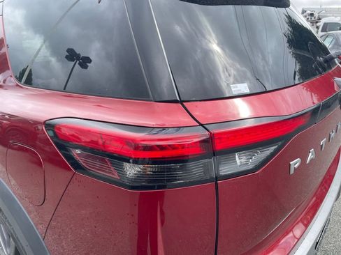 Used 2022 Nissan Pathfinder SL w/ SL Premium Package image 35