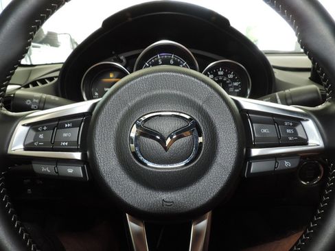 Used 2024 MAZDA MX-5 Miata Club RWD image 27