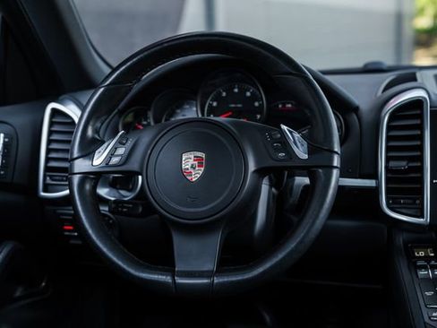 Used 2012 Porsche Cayenne image 9