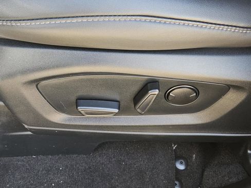 Used 2024 Ford Explorer XLT w/ Equipment Group 202A image 27