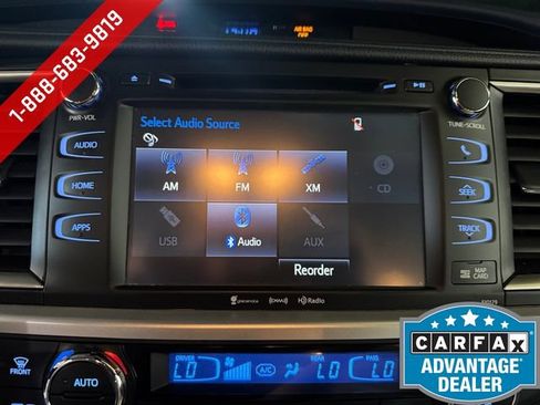 Used 2017 Toyota Highlander SE AWD/4WD image 6