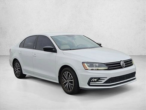 Used 2018 Volkswagen Jetta Wolfsburg Edition FWD image 3
