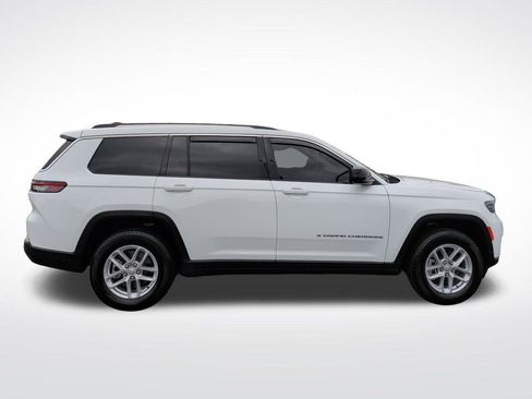 Used 2024 Jeep Grand Cherokee L Laredo AWD/4WD image 9