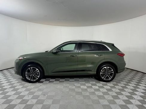 Certified 2025 Audi Q5 Premium w/ Convenience Package AWD/4WD image 4