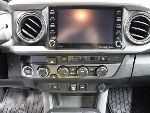 Used 2021 Toyota Tacoma TRD Sport image 12