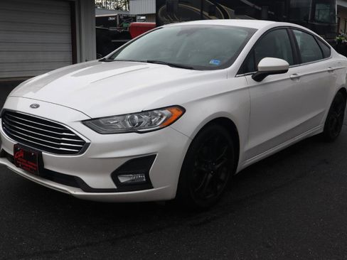 Used 2019 Ford Fusion SE w/ Equipment Group 151A FWD image 22