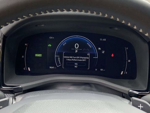 Used 2025 Toyota Camry SE image 34