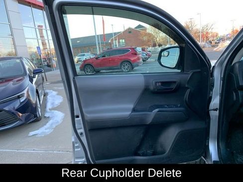 Used 2022 Toyota Tacoma SR image 12