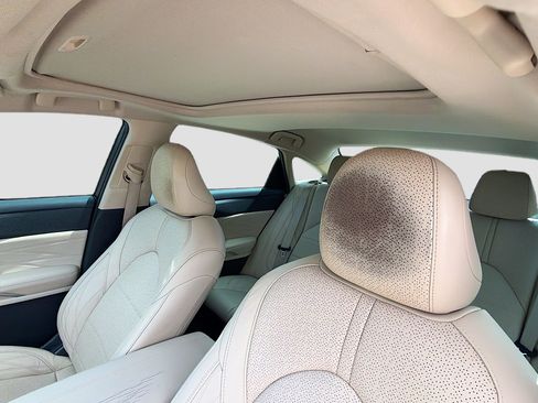Used 2019 Toyota Avalon Limited FWD image 26