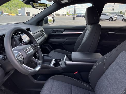 New 2026 GMC Terrain Elevation w/ Technology Package II AWD/4WD image 32