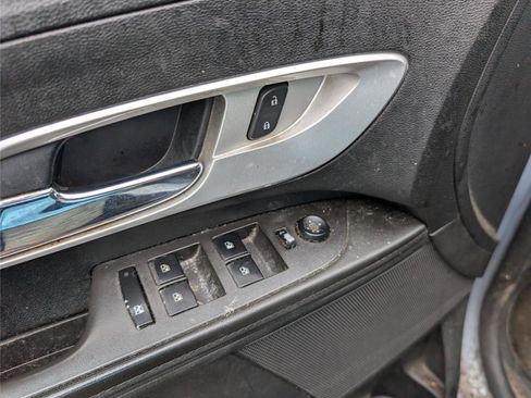 Used 2015 Chevrolet Equinox LS FWD image 13