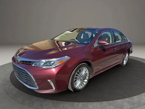Used 2018 Toyota Avalon Limited image 1