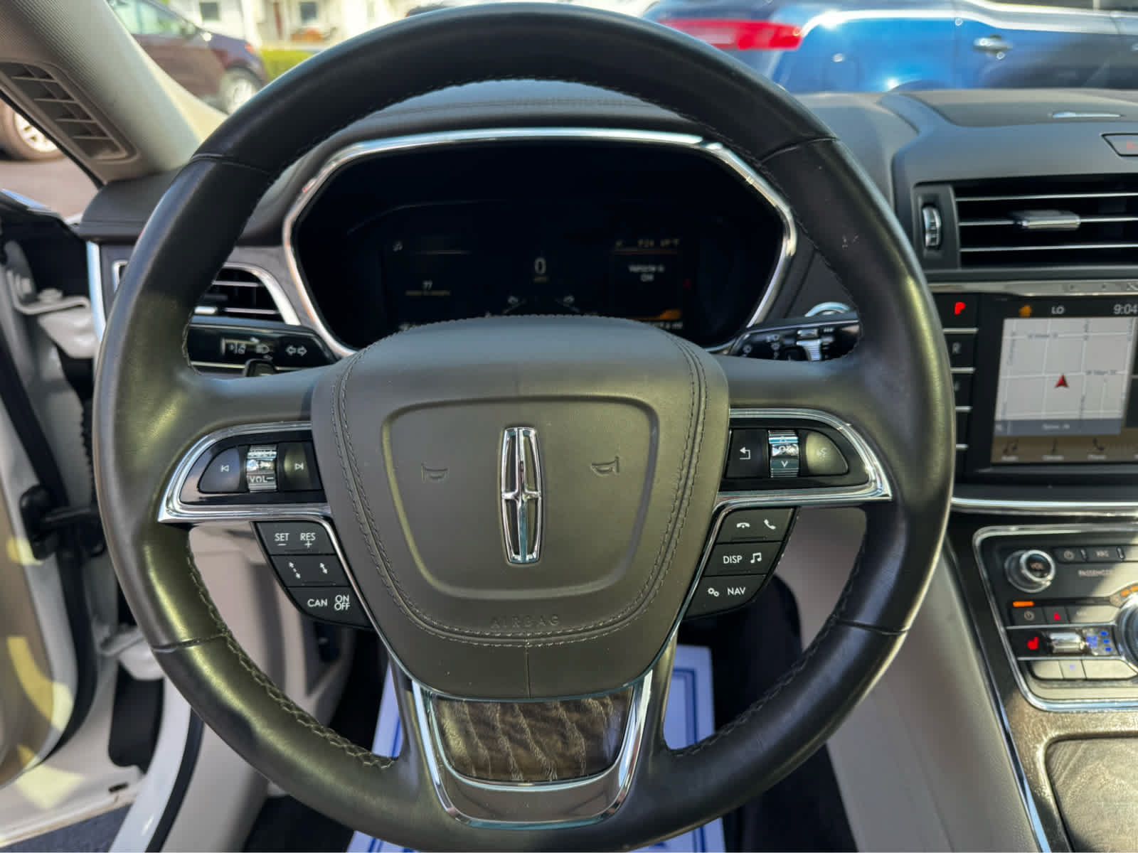 Used 2017 Lincoln Continental Reserve w/ Luxury Package FWD image 20