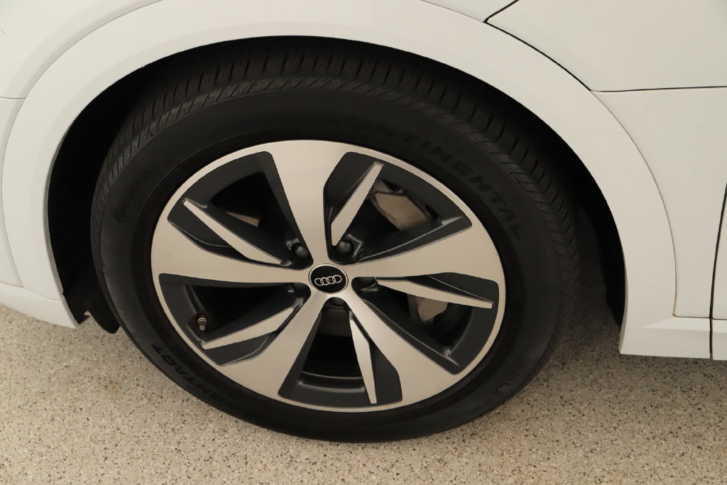 Used 2024 Audi Q8 e-tron Premium Plus AWD/4WD image 32