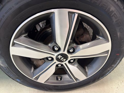 Used 2018 Kia Forte S w/ S Technology Package FWD image 33