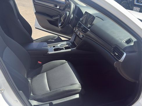 Used 2019 Honda Accord Hybrid image 14