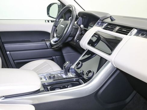 Used 2019 Land Rover Range Rover Sport HSE image 19