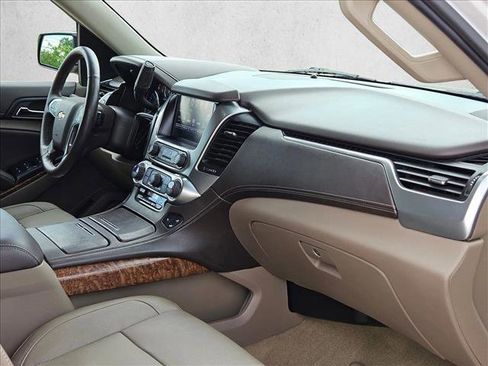 Used 2017 Chevrolet Suburban Premier RWD image 24