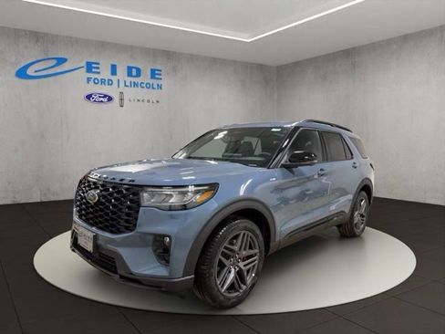 New 2026 Ford Explorer ST-Line w/ ST-Line Street Pack AWD/4WD image 2