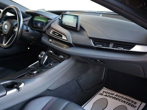 Used 2017 BMW i8 image 23