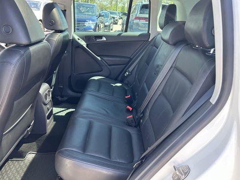 Used 2017 Volkswagen Tiguan Sport image 24