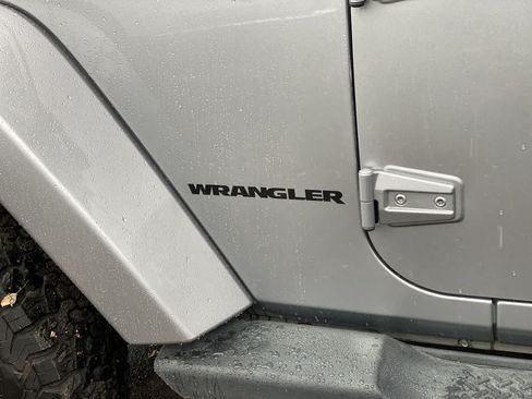 Used 2014 Jeep Wrangler Sahara AWD/4WD image 10