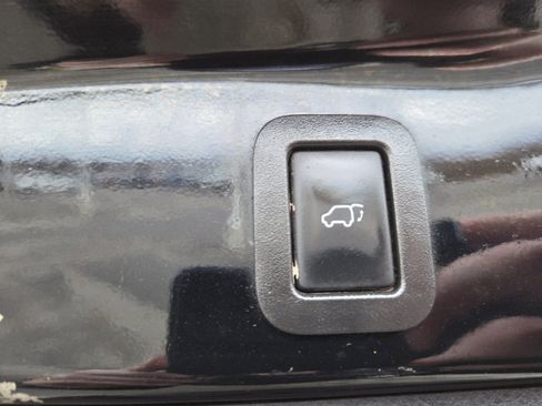 Used 2019 Toyota Highlander Limited image 22