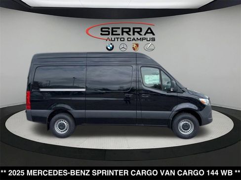 Used 2025 Mercedes-Benz Sprinter 2500 image 3