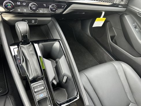 Used 2024 Honda Accord EX-L image 18