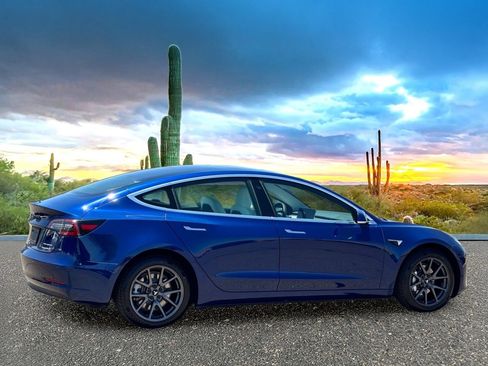 Used 2019 Tesla Model 3 Long Range AWD/4WD image 5