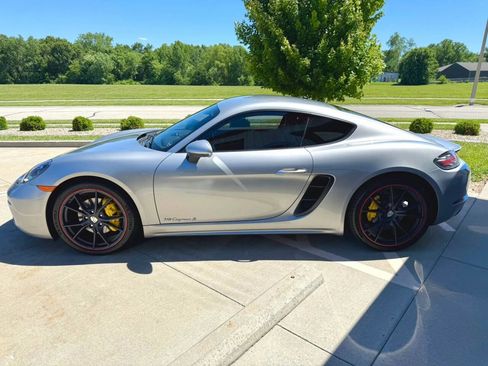 Used 2017 Porsche 718 Cayman S RWD image 5