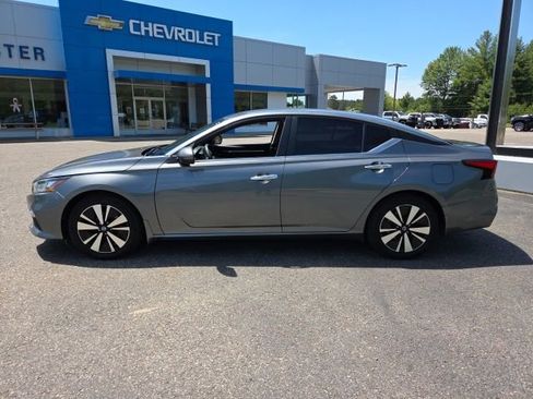 Used 2022 Nissan Altima 2.5 SV FWD image 4