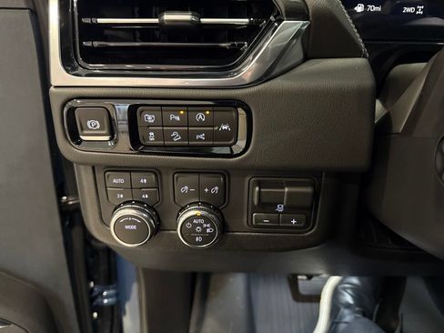 New 2026 GMC Yukon Denali w/ Denali Reserve Package AWD/4WD image 35
