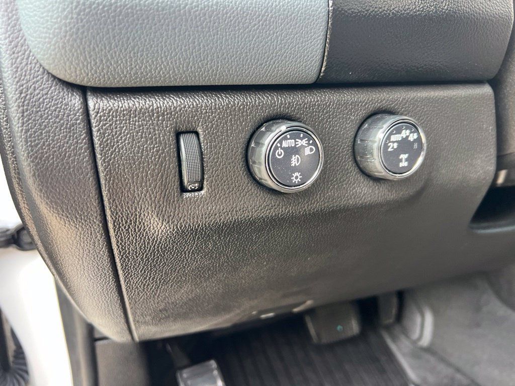 Used 2021 Chevrolet Colorado Z71 w/ Safety Package AWD/4WD image 27