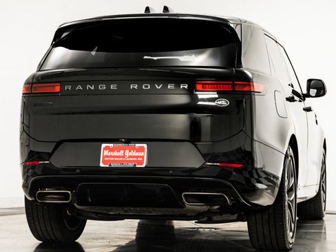 Used 2023 Land Rover Range Rover Sport SE Dynamic image 9