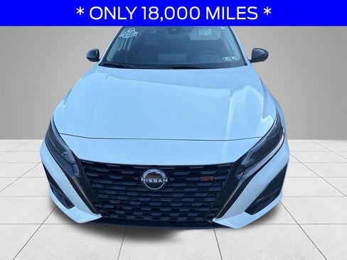 Used 2023 Nissan Altima 2.0 SR image 2