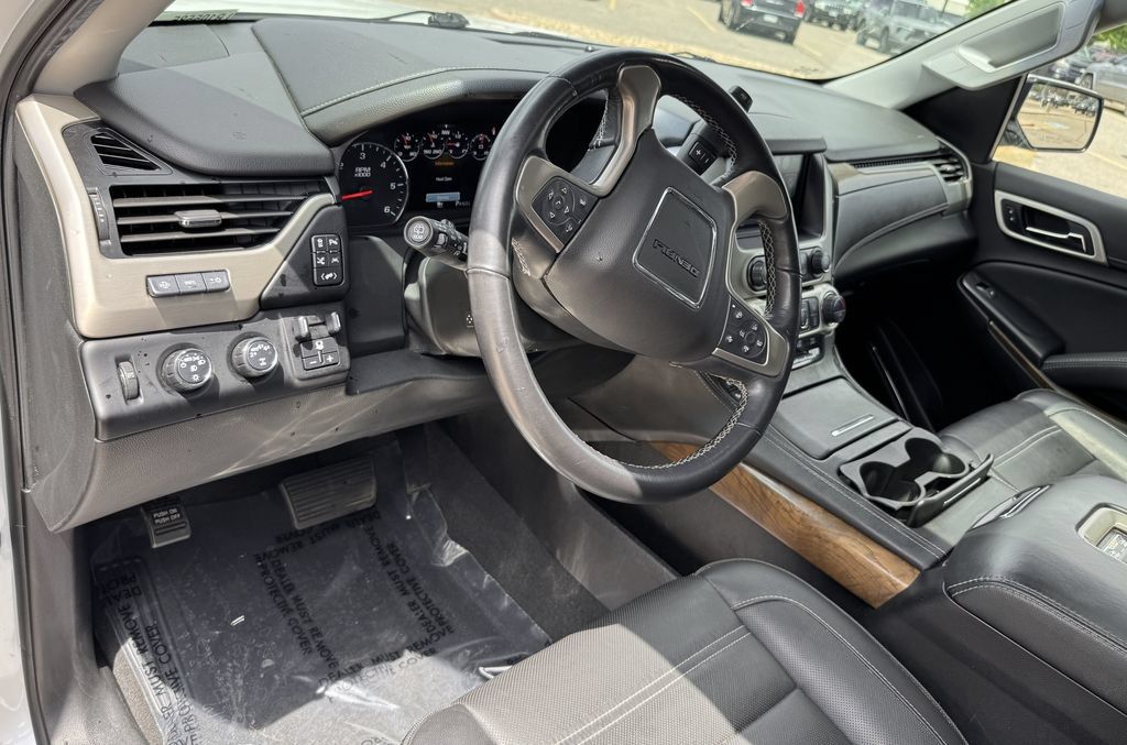 Used 2020 GMC Yukon XL Denali w/ Denali Ultimate Package AWD/4WD image 17
