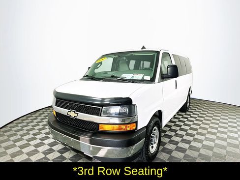 Used 2017 Chevrolet Express 3500 LT w/ LT Preferred Equipment Group image 5