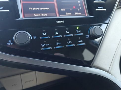 Used 2020 Toyota Camry LE w/ Cold Weather Package image 30