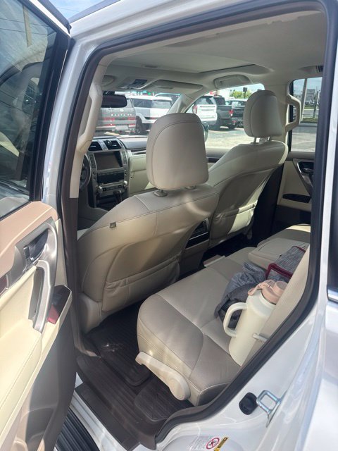 Used 2018 Lexus GX 460 Premium w/ Premium Package AWD/4WD image 9