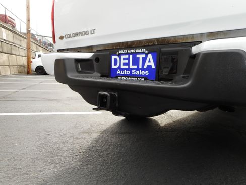 Used 2011 Chevrolet Colorado LT AWD/4WD image 11